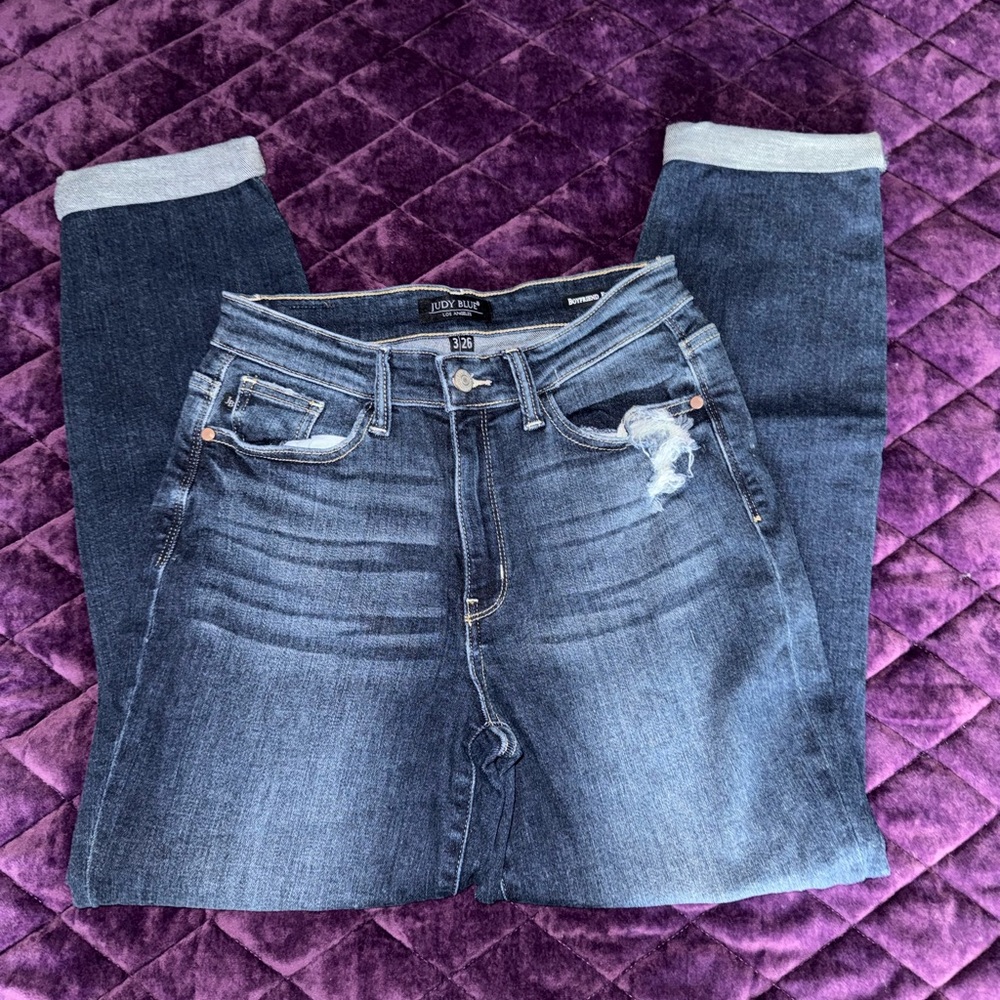 Judy Blue Women’s Boyfriend Jeans in Dark Blue Wash with Light Distressing